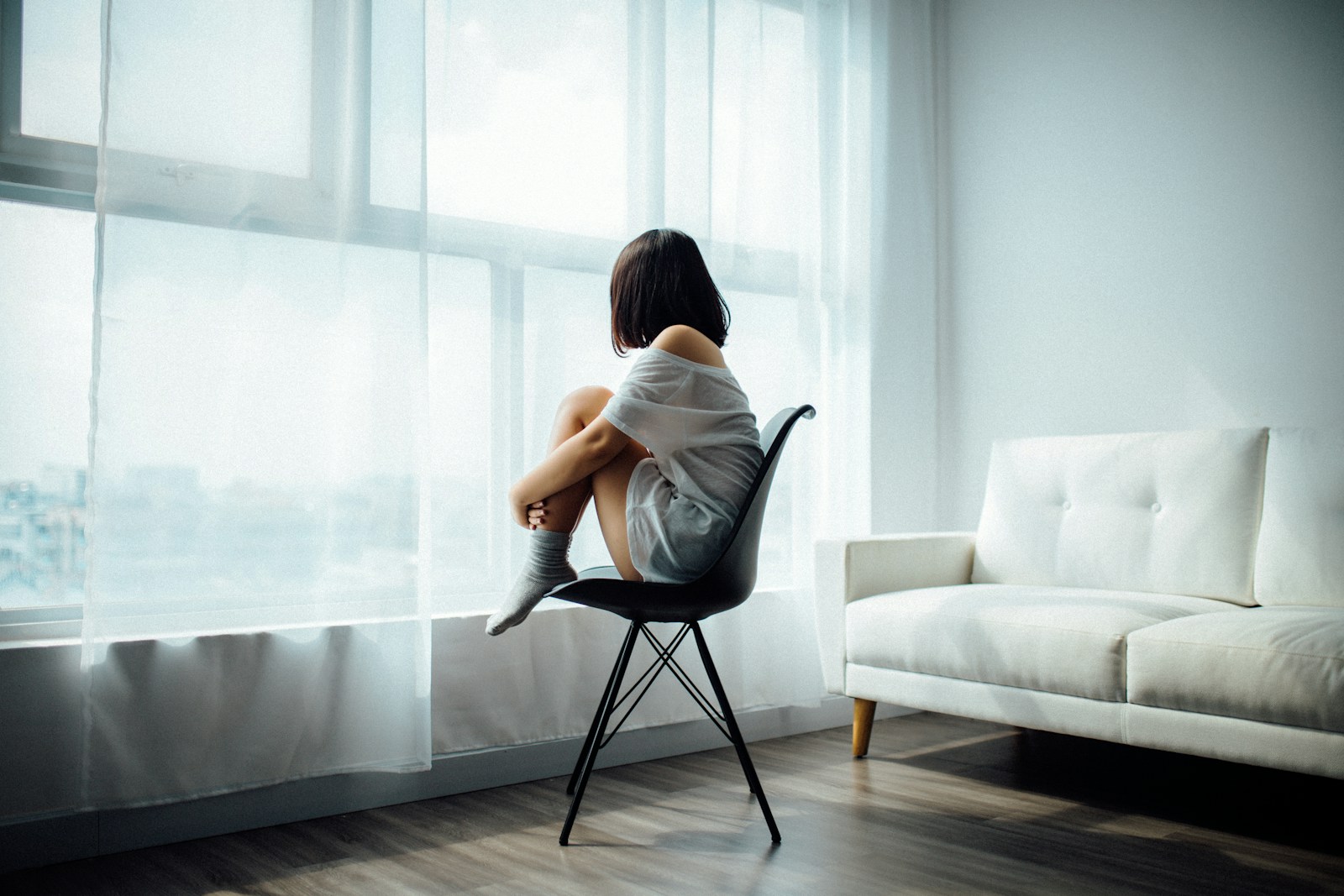 Read more about the article Declutter Your Space, Declutter Your Mind: The Mental Benefits of Tidying Up